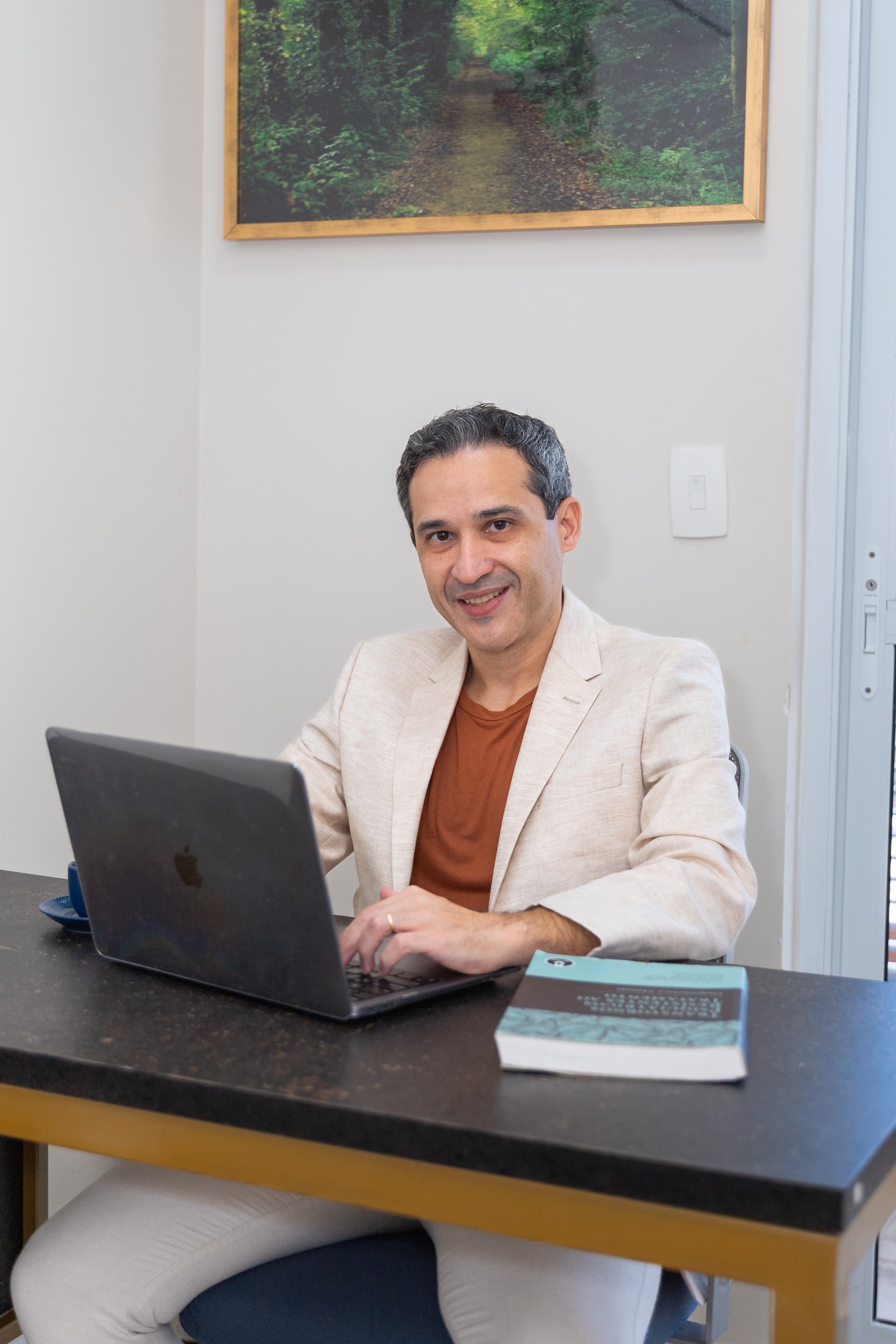 Dr. Daniel Freitas